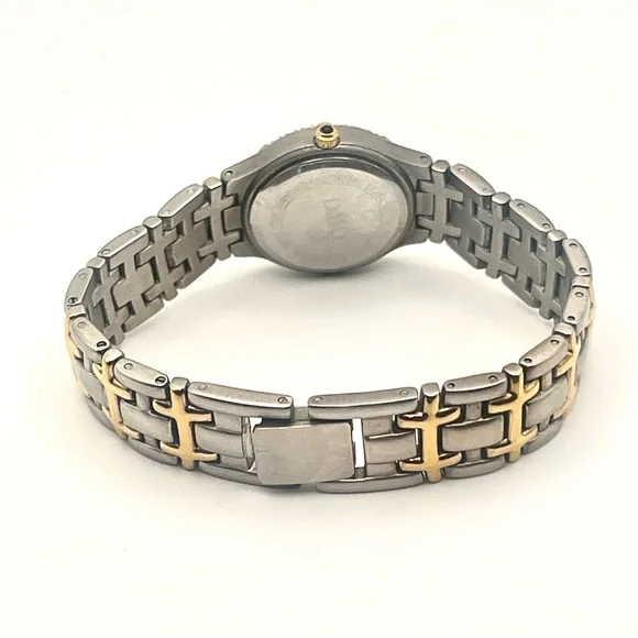 DMQ Two-Tone Womens Crystal Accent Bracelet Watch in Silver & Gold w New Battery - Picture 4 of 11